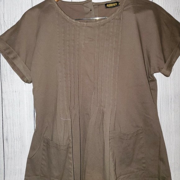 Reborn Womens Olive Dress with Pleated Front and Pockets Size Medium NWT - Picture 3 of 5